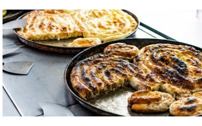 Bir Pazar Kahvaltısı Ritüeli: Soka, Börek ve İsli Et Üçgeni