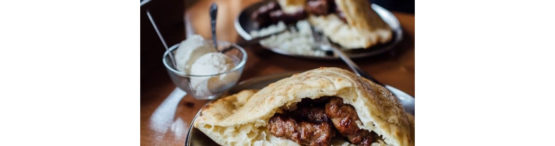 Gurme Hediyelik Fikirleri: Boşnak Şarküteri Ürünleri ile Sürpriz Sofralar