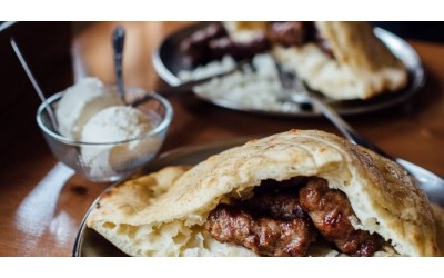 Gurme Hediyelik Fikirleri: Boşnak Şarküteri Ürünleri ile Sürpriz Sofralar