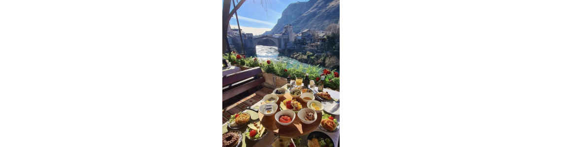 Boşnak Kahvaltısı Nasıldır? Geleneksel Tatlarla Dolu Bir Sabah Sofrası Boşnak Kahvaltısı Nasıldır? Geleneksel Tatlarla Dolu Bir Sabah Sofrası