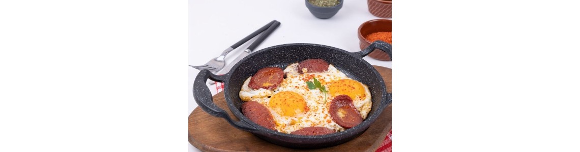 İsli Sucukla Hazırlayabileceğiniz 3 Öğün: Kahvaltı, Atıştırmalık ve Ana Yemek